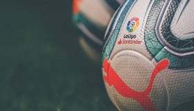 姆巴佩点赞！登贝莱获金球奖荣耀，足坛热议非凡成就